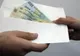 Student şi mama sa, trimişi în judecată. Au vrut să mituiască decanul Facultăţii de Medicină Braşov