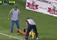 Coşmar pentru un jucător de liga a doua: trântit pe jos şi scăpat de două ori de pe targă