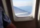 S-a uitat pe geamul avionului şi a observat ceva terifiant. Aeronava a aterizat de urgenţă