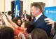 Iohannis, poze cu elevii la Cotroceni. ”Boala sistemului de educație este reformita cronică”