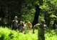 Se jucau în pădure, dar au făcut o descoperire şocantă. Autorităţile au intrat în alertă