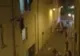 Teroare în Paris. O femeie însărcinată este ajutată să iasă pe geam. IMAGINI