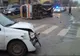 Accident în intersecție. Ambulanța a fost răsturnată de un autoturism. Doi oameni au ajuns la spital