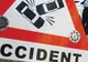 Accident grav. Două maşini, făcute praf de un autocar