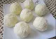 Așa faci cele mai bune bomboane Raffaelo de post.Se vor topi în gură dacă folosești acest ingredient