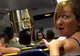 Vorbea la telefon cu mama ei, când a observat că toți din autobuz o priveau. Motivul? Revoltător