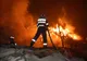 Hotel mistuit de flăcări lângă barajul Vidraru - VIDEO