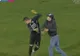 Scene de violenţă. Portarul Farului a fost batut de un suporter pe teren