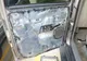 A cumpărat o maşină second-hand. A desfăcut interiorul portierei. Ce a găsit acolo l-a făcut bogat
