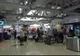 Doi angajați ai unui important aeroport furau tablouri din zona cu bagaje supradimensionate