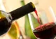 Cât vin beau românii de sărbători. Comerţul cu această băutură crește cu 50% faţă de o lună normală
