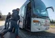 Gestul făcut de un politician german: a trimis un autocar plin cu refugiaţi la biroul Angelei Merkel