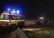 Au ieşit singuri din maşina răsturnată cu roţile în sus. Printre pasageri, un copil de 12 ani