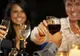 Oamenii care consumă moderat alcool, mai sănătoşi decât abstinenţii