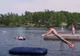 Ce se întâmplă când acest copil sare în lac. Nu se aștepta la ce a urmat