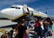Războiul tarifelor pe piața low-cost. Un mare operator anunță noi reduceri