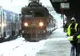 Trenurile întârzie cu orele. Călătoria cu trenul, o aventură în frig 