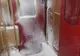Imagini incredibile din tren. Vagon îngheţat, zăpadă în interiorul trenului. Replica CFR, ireală