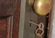 Acest apartament a fost abandonat. După 70 de ani, au deschis uşa şi au găsit ceva cutremurător!