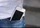 Ce riști dacă stai cu smartphone-ul în buzunar când te plimbi