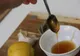 Consumă acest amestec în fiecare zi și părul alb își va recăpăta culoarea naturală