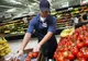 Supermarketurile vor fi obligate să asigure spaţiu de 51 la sută pentru produsele româneşti 