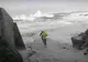 Doi bătrâni, salvaţi după ce au fost luaţi de un val uriaş, pe plajă - VIDEO 