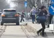 Poliţiştii au văzut un Porsche ce mergea haotic prin Bucureşti. ŞOCAŢI când au zărit cine e şoferiţa