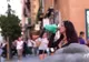 Cum au reacţionat bărbaţii când au văzut o brunetă sexy beată pe stradă. Toţi au vrut să...