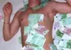 O imagine incredibilă: S-a lăudat cu "banii" pe care-i are. Un detaliu a stârnit însă hohote de râs