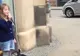 Această fetiţă cânta pe stradă, însoţită de tatăl ei. Ce s-a întâmplat apoi e incredibil