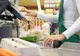 Declaraţia surprinzătoare a unui reputat nutriţionist: "Nu scapi de cancer devenind vegetarian"