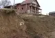 Alunecări de teren în Gorj, din cauza ploii. Mai multe case, înghițite de ape