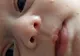 Toţi oamenii se tem să îl atingă. Băieţelul de 10 luni, spaima necunoscuţilor 