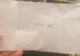 Un străin i-a întins un plic. L-a deschis repede! A plâns când a văzut ce conținea