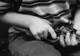 Tragic: un copil de doi ani şi-a împuşcat mortal mama. Cum a fost posibil