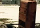 A găsit un dulap prăfuit, aproape rupt, dar a decis să-l ia acasă! Când a pus mâna pe el...