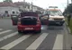 Accident în lanț: coliziune între trei mașini și un autobuz. A fost nevoie de intervenția ambulanței