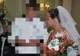 Ea era cea mai frumoasă mireasă. Când familia l-a văzut însă pe mire, s-a lăsat tăcere