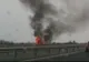 O mașină a luat foc pe Autostrada Soarelui. Pompierii au intervenit cu autospeciale