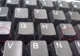 De ce literele F şi J de pe tastatură au o micuţă linie sub ele. Cum îţi măresc viteza de tastare