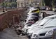 Panică în Forenţa. O gaură imensă a înghiţit peste 20 de maşini