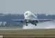 Balena albă, cel mai mare avion civil cargo, aterizează la București