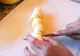 A tăiat o banană, a topit ciocolată. Ce a urmat? A făcut cel mai simplu şi delicios desert