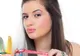 O brunetă a îngrozit netul. Ce face cu un prezervativ i-a lăsat muţi