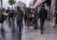 Tânără închisă într-o cușcă și plimbată prin centrul Bucureștiului. Reacția trecătorilor, șocantă