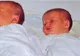 A născut gemeni. S-a uitat la mânuțele lor și a descoperit ceva uimitor. I-a schimbat viața