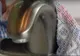 A pus oțet pe un prosop și a acoperit robinetul din bucătărie cu el. Rezultatul, peste așteptări