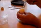 A injectat lichid seminal într-un ou. Apoi a așteptat.După câteva zile a spart coaja și s-a îngrozit