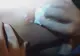 Avea o bubă imensă pe spate, de 8 ani. A fost nevoie de doi prieteni ca s-o spargă. Ce a ieşit...